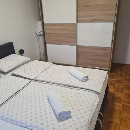 Apartman Bella Apartamento *